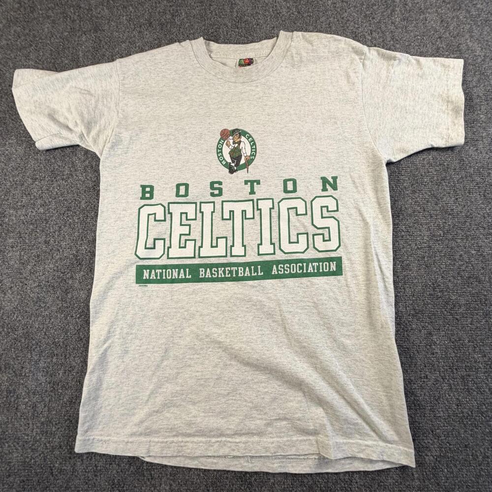 Vintage Boston Celtics NBA T-Shirt Fruit of the Loom Heavy Cotton Gray‎ Mens M